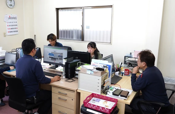 高い収入を目指せる大型ドライバーの仕事